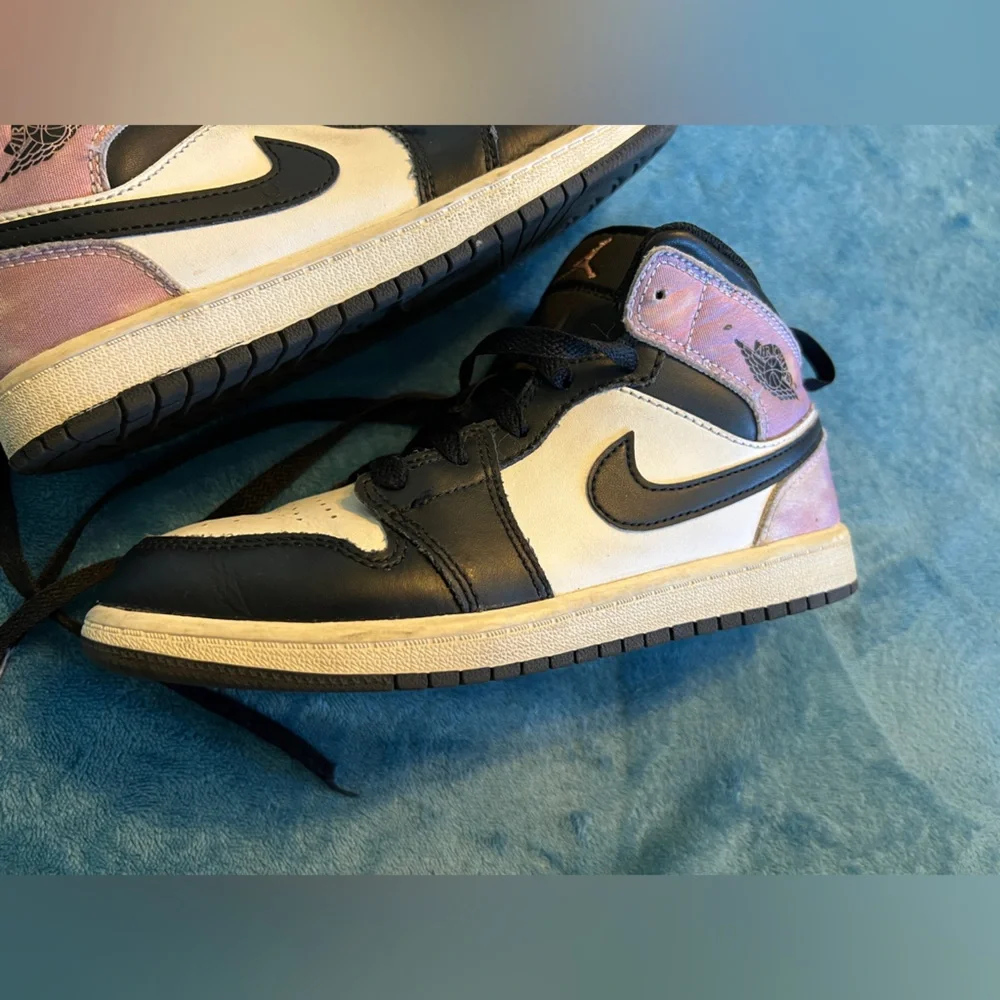 Nike Air Jordan 1 Mid Zen Master Galaxy Tye dye. Kids size 3Y; Women’s 4.5